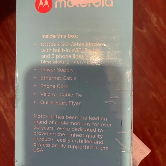 Motorola AC1900 WiFi Router with Modem - Picture 5 of 7